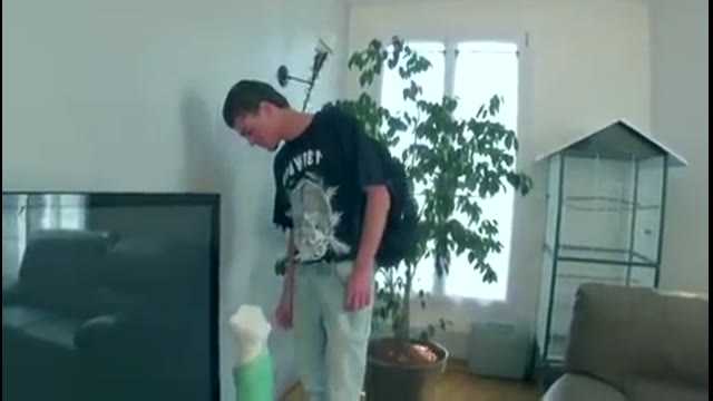 Cable Tv Repairman Gets Very Nice Surprise In Redheads Condo
