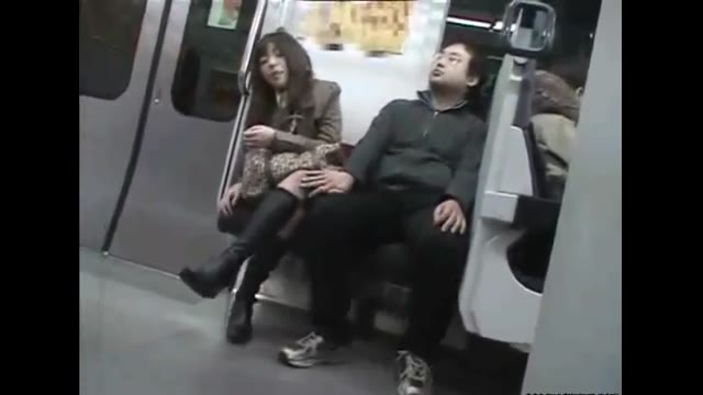 Drunk Chick Gets Roughly Attacked In Metro By Strangers