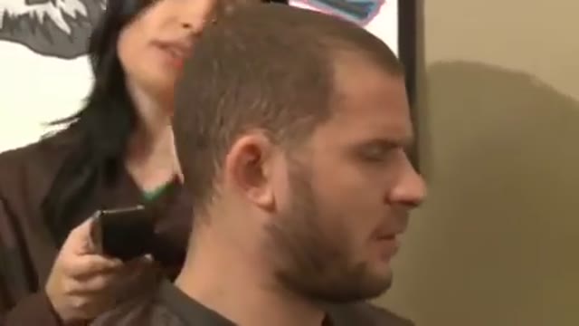 Due Careless Bad Hairdresser Brutally Punished By Unsatisfied Customer