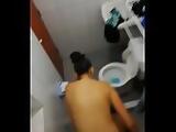 Thais espiada en la ducha